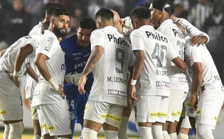 Santos tenta esquecer eliminações e investirá em meias para subir no Brasileirão