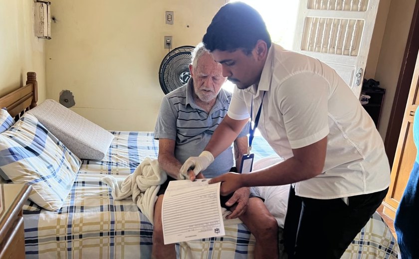 Prefeitura de Penedo viabiliza atendimento domiciliar do Instituto de Identificação para pessoas acamadas ou com dificuldade de locomoção atualizarem RG