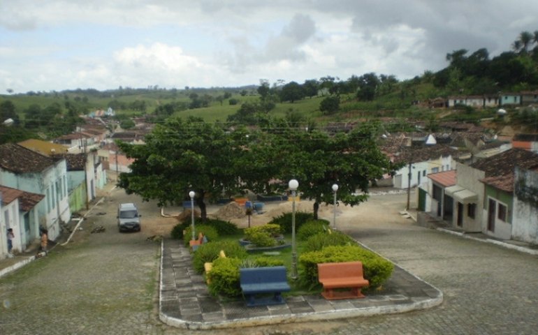 Ação emergencial da Casal restabelece fornecimento de água de Pindoba