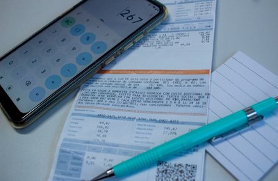 Equatorial orienta alagoanos sobre como funciona o programa que dá descontos na conta de luz