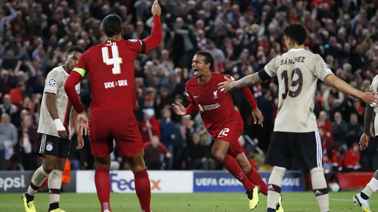 Já classificado, Liverpool perde na Liga Europa; Roma terá de disputar playoff