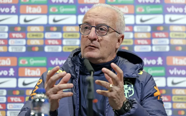Dorival vê injustiça da Bola de Ouro com Vini Jr: 'O maior prêmio foi o respeito do seu povo'