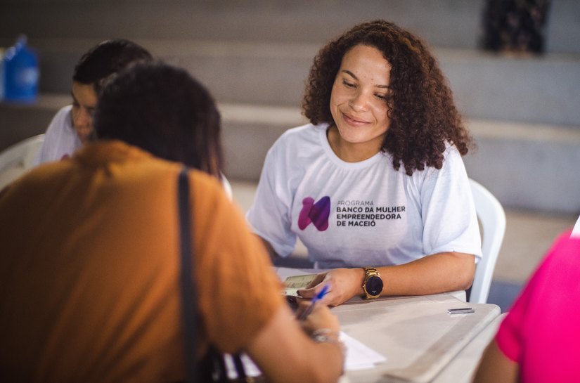 “Foi um escape e a luz que pedi a Jesus”, diz empreendedora contemplada com o Banco da Mulher