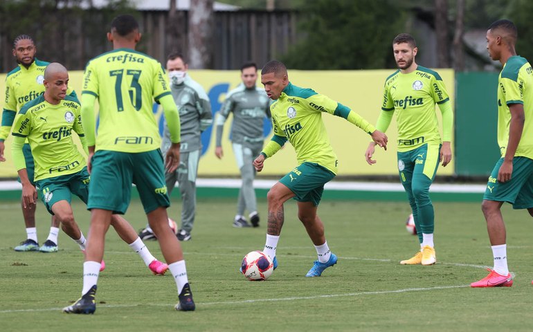 Palmeiras treina de olho no Corinthians e defesa é a principal preocupação de Abel Ferreira