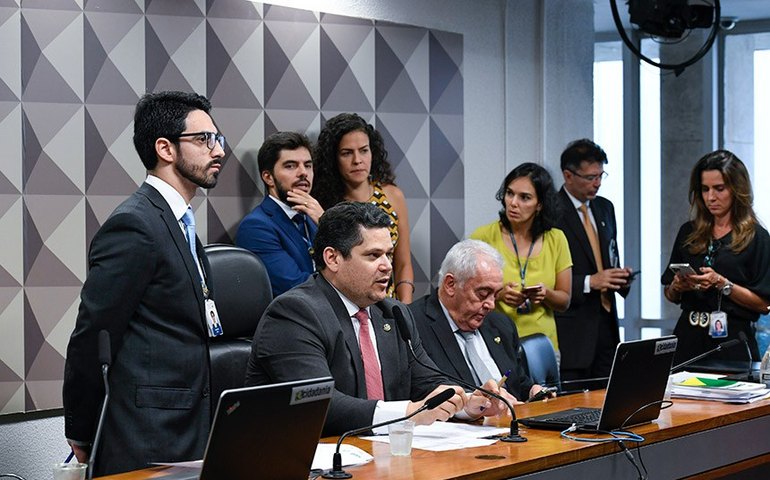Relatório da MP com nova estrutura dos ministérios será apreciado nesta terça