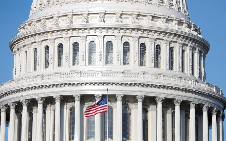 Comissão dos EUA aprova proposta mirando Moraes e a União Europeia