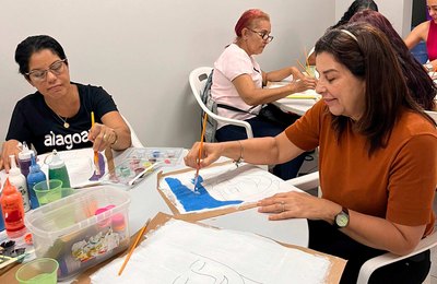 Casa da Mulher Alagoana promove encontro com mulheres vítimas de violência