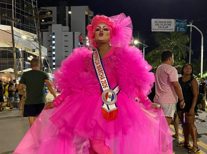 Paty Maionese celebra 24 anos de carreira e relembra desafios no Dia Internacional da Drag Queen