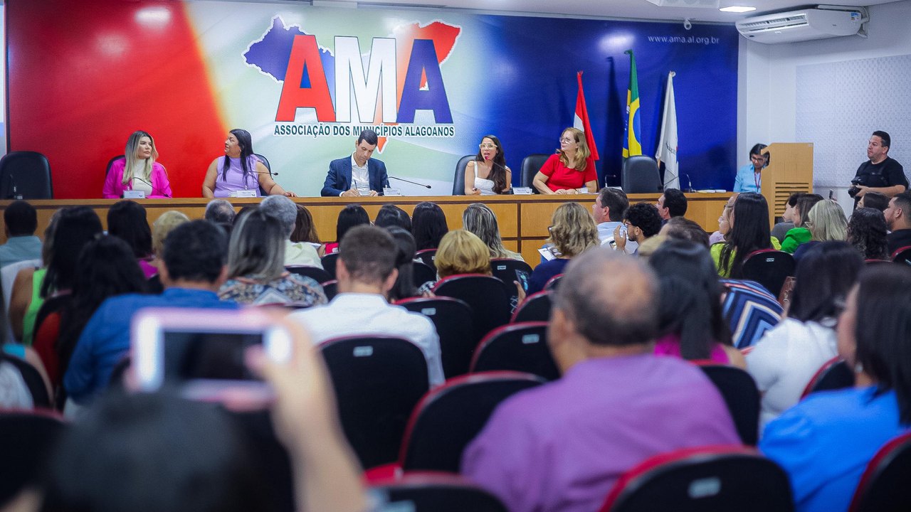 Secretárias de Estado discutem na AMA ações de proteção à primeira infância e à mulher