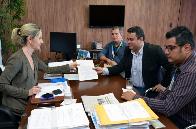 Diretor-regional dos Correios visita o TCE e propõe parceria