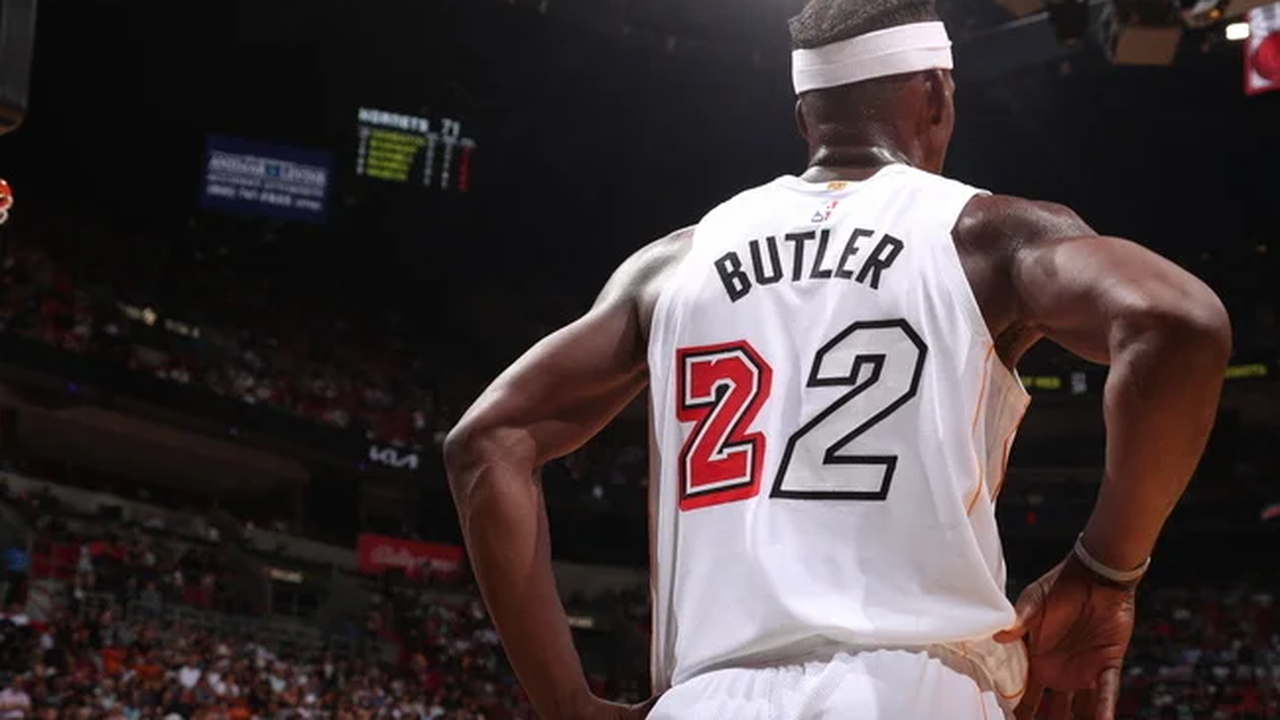 Heat se recupera na prorrogação e vence Hornets com show de Jimmy Butler