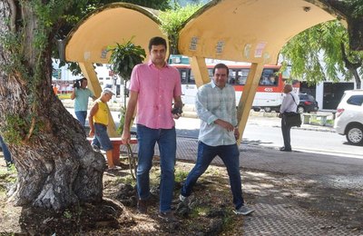 Prefeito Rui Palmeira vistoria obras de revitalização da Praça do Rex 