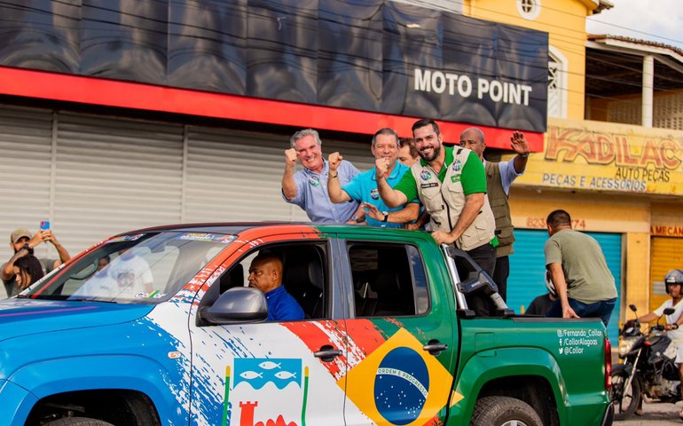 Collor realiza carreata em Penedo e Igreja Nova com grande público
