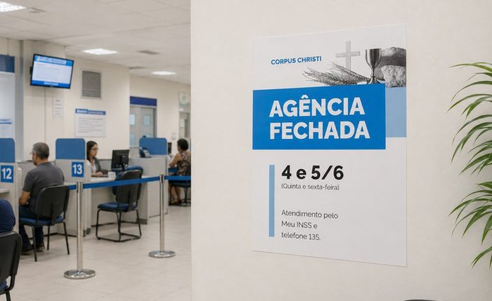 Agência com placa de aviso sobre funcionamento no feriado