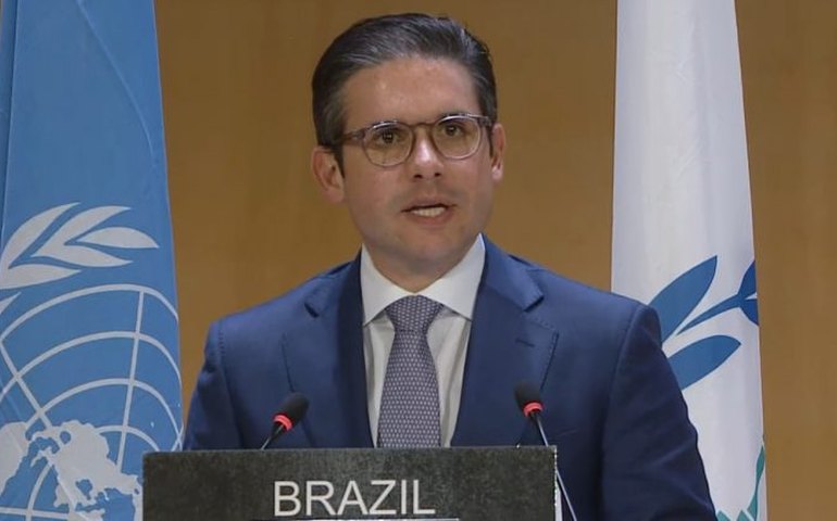 Motta ameaça acionar Polícia Legislativa para desocupar mesa