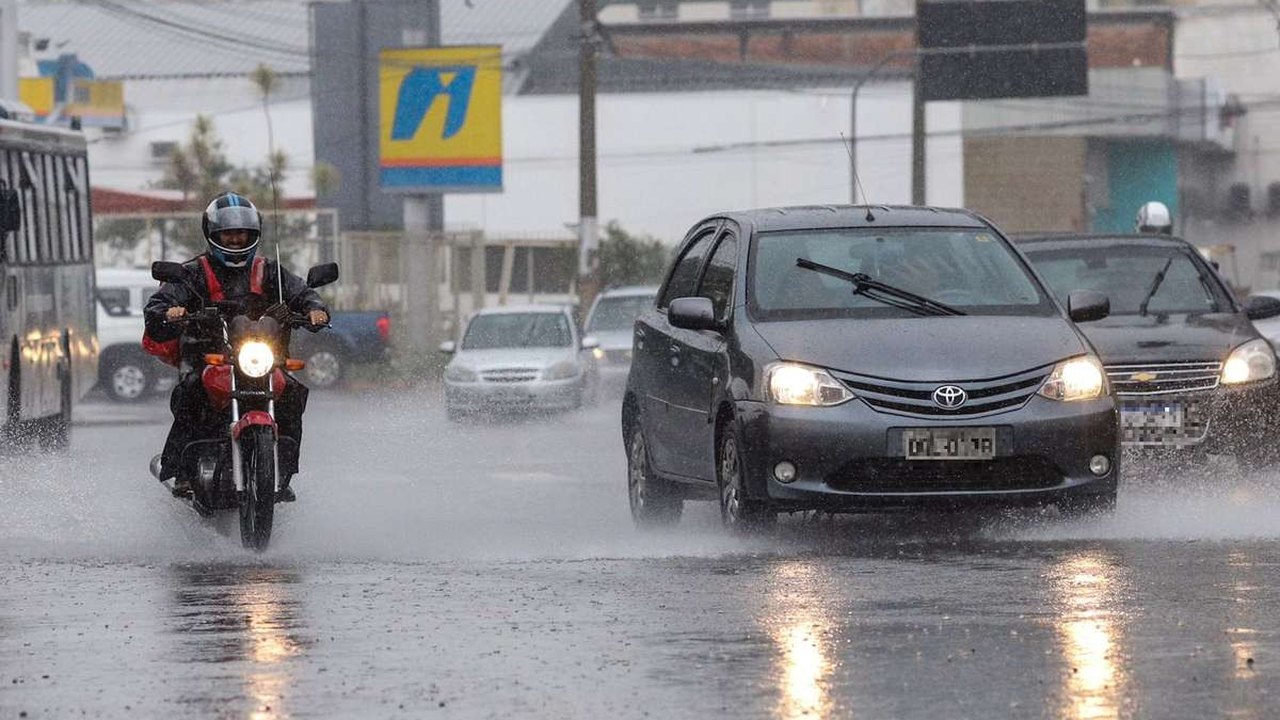 Seguro de carros também pode cobrir danos causados por chuvas; veja como!