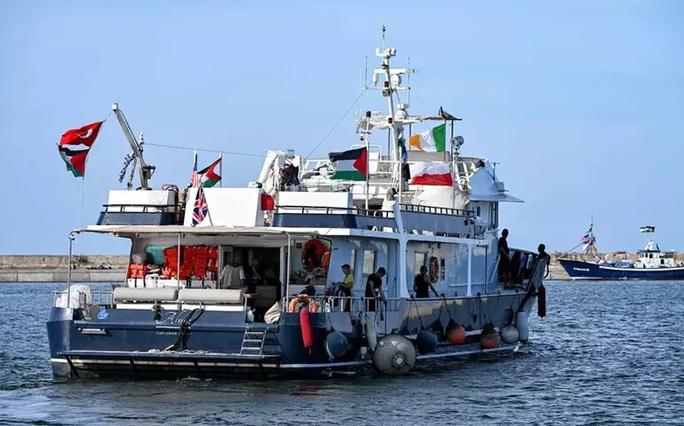Flotilha Global Sumud enfim inicia viagem rumo à Faixa de Gaza