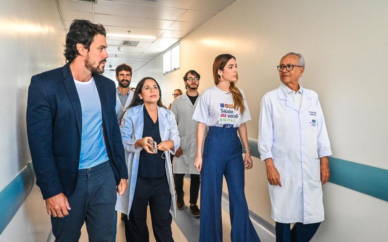 Equipe do Saúde Até Você Digital visita salas de atendimento em hospitais estaduais
