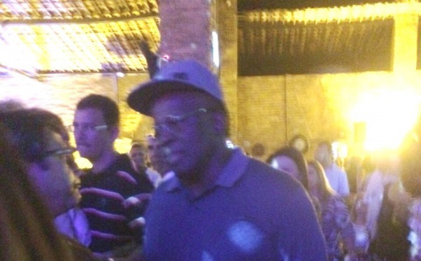 Ex-ministro Joaquim Barbosa é visto em casa de show em Maceió