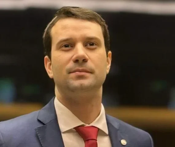 Deputado Daniel Barbosa comemora aprovação do fim da escala 6x1 no Senado