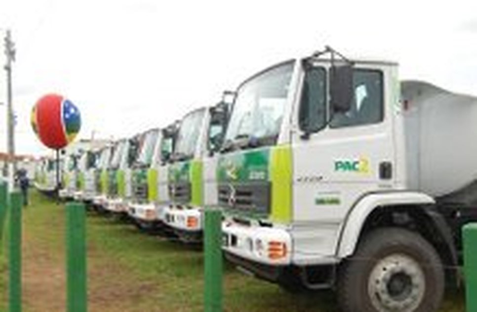 os caminhões foram entregues na manhã desta sexta