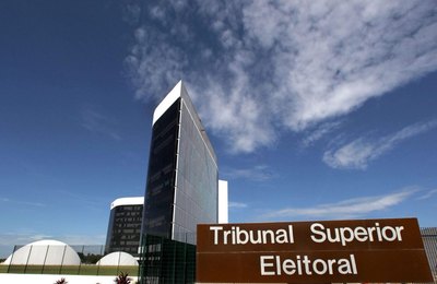 Decisão do TSE pode permitir que políticos inelegíveis até outubro disputem eleições em novembro 