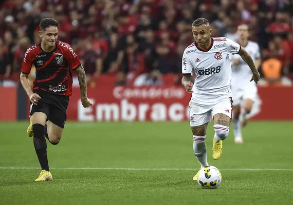 Athletico e Flamengo empatam por 1 a 1 com final emocionante na Ligga Arena lotada