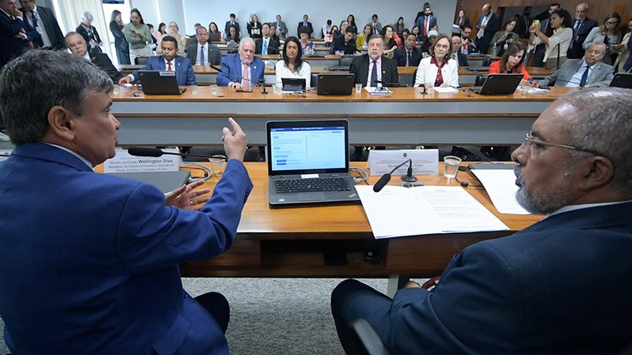 Senadores ouvem Wellington Dias e defendem fortalecimento do Suas