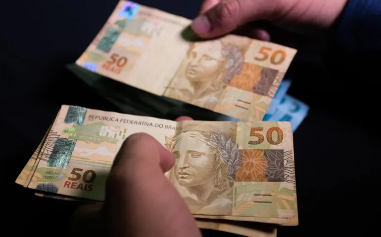 Dívida externa do Brasil recua levemente em 2024 e fecha em US$ 605,4 bilhões