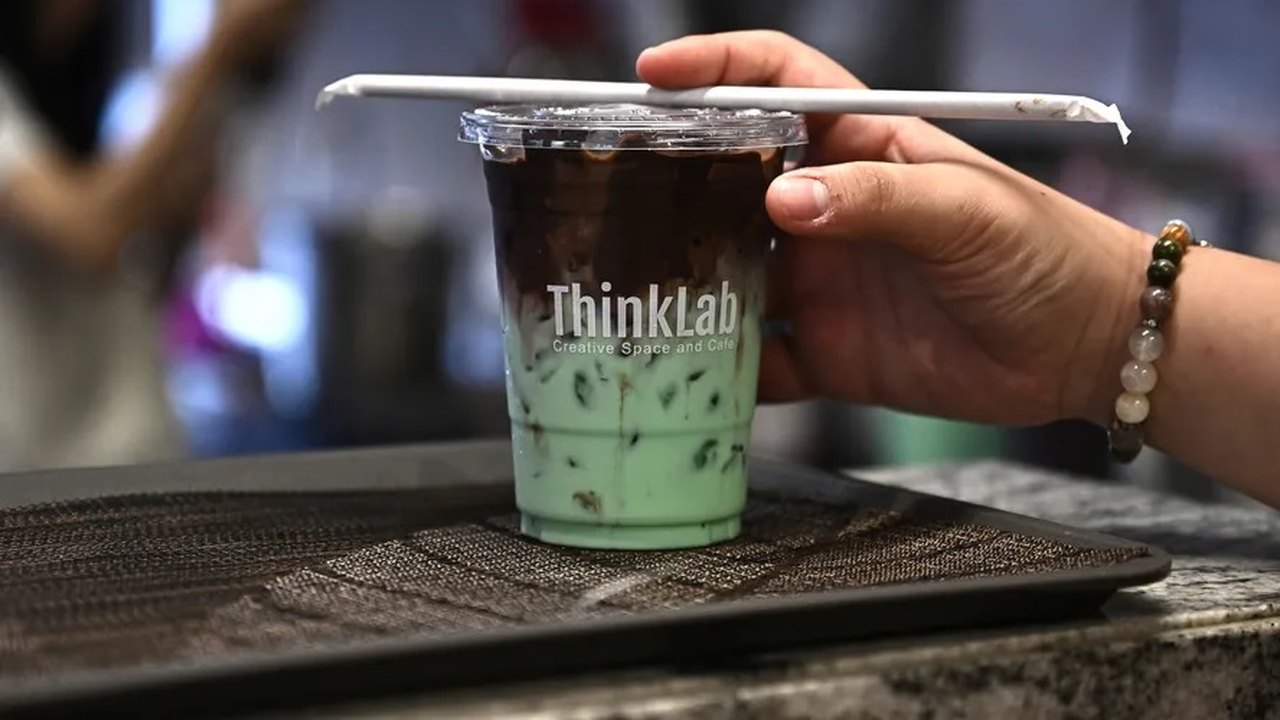 Bebida gelada de chocolate e menta vira símbolo de 'traição política' na Tailândia