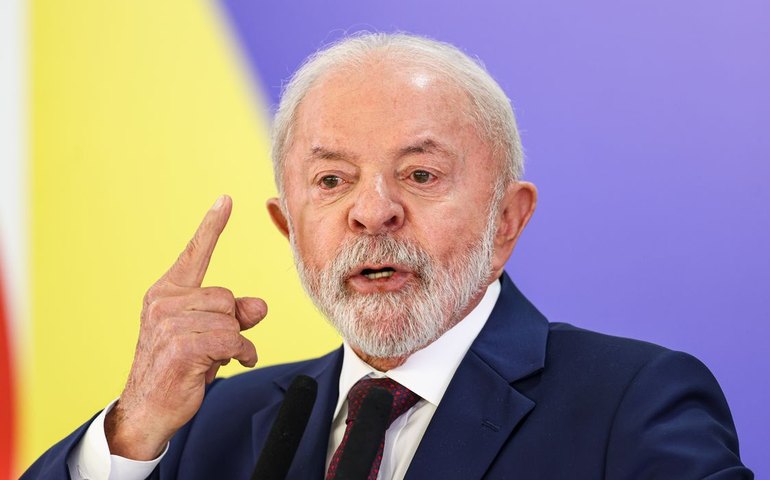 É possível negociar sem guerra, diz Lula sobre EUA e Venezuela