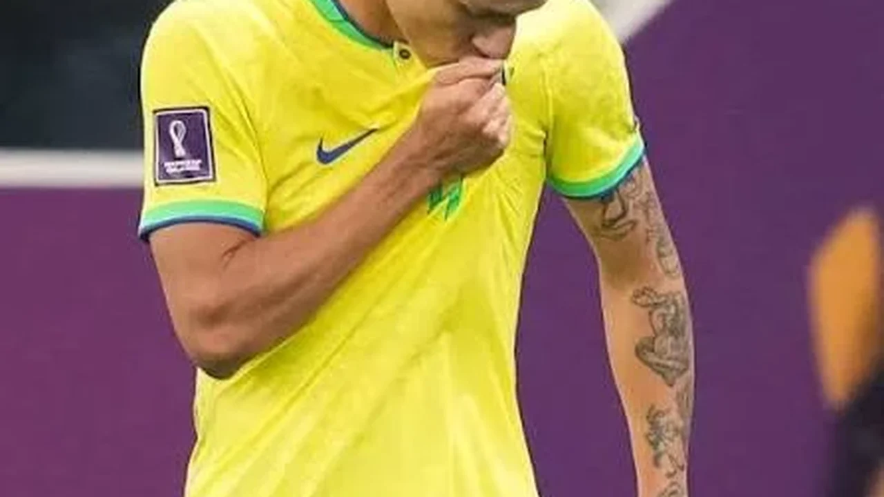 Craque do bem: Richarlison doa R$ 60 mil e garante cirurgia de bebê alagoana com catarata congênita