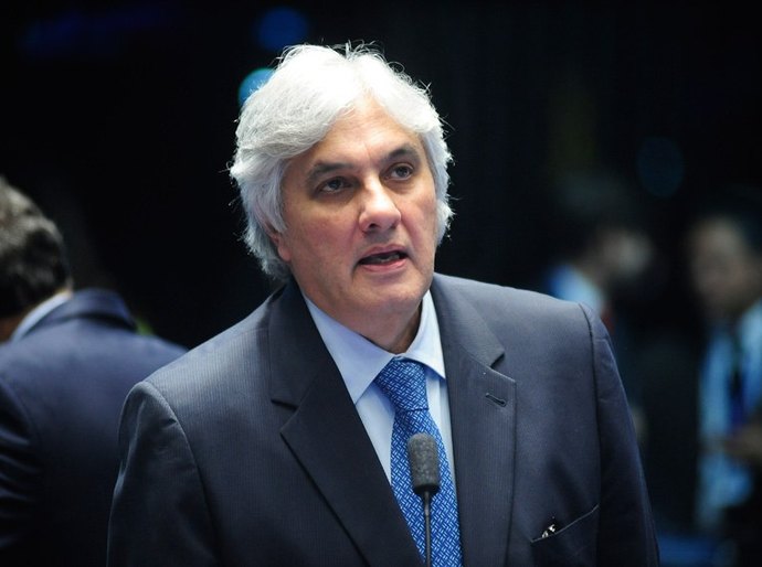 Delcídio tem até 18/02 para entregar defesa ao Conselho de Ética do Senado