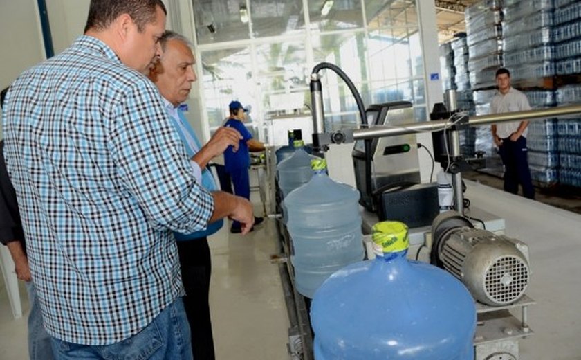 Vigilância Sanitária Estadual alerta sobre os cuidados ao comprar água mineral