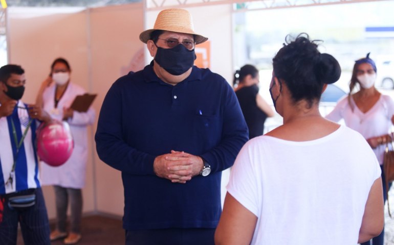 Gilberto Gonçalves anuncia vacinação contra a Covid-19 em pessoas acima de 39 anos