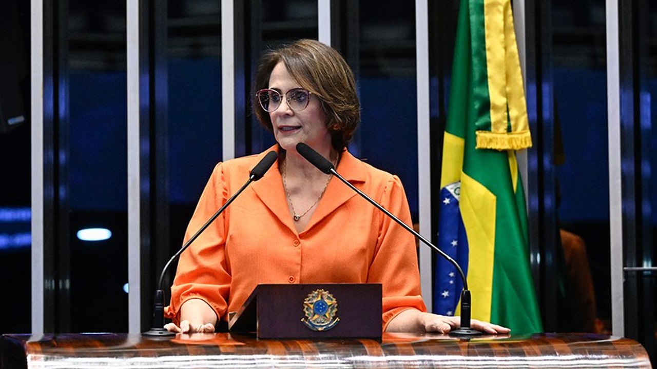 Damares reclama de aliados de Flávio e pede fim dos ataques a seus soldados
