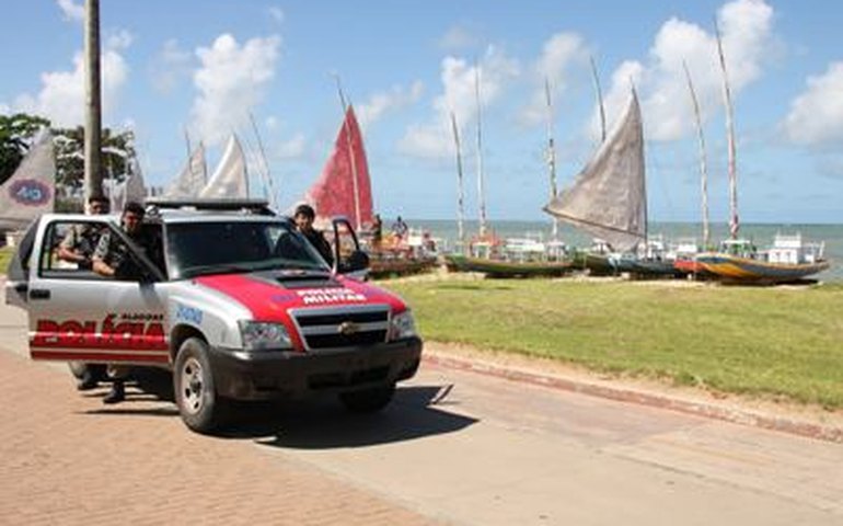 PM apreende armas e drogas no Jaraguá