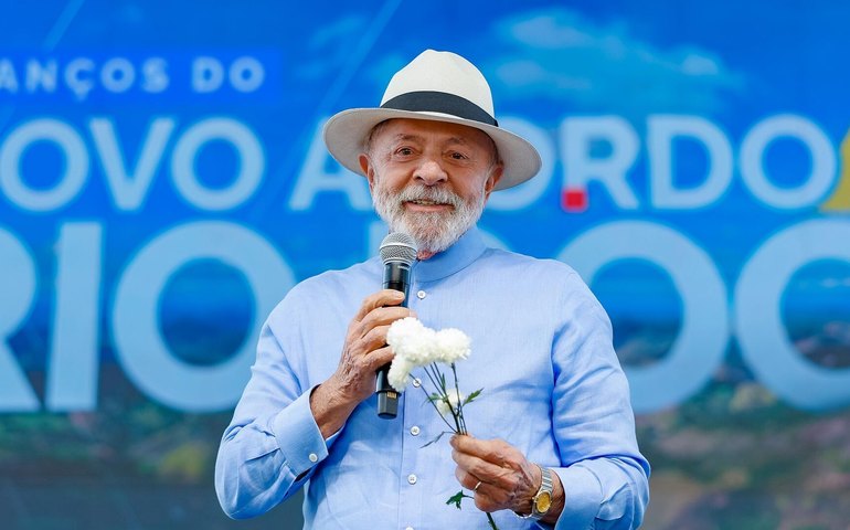 'Só pode ser milagre': Lula usa tom evangélico em discurso durante evento em Minas Gerais