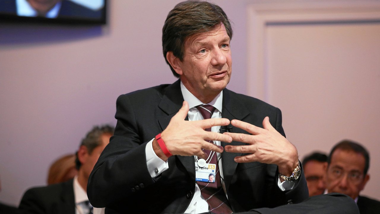 Brasil é país pobre e precisa crescer para resolver pobreza, diz Roberto Setubal