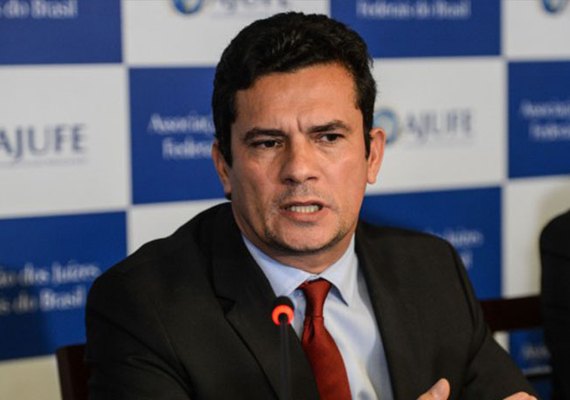 Sérgio Moro revoga prisão preventiva de ex-gerente da Petrobras