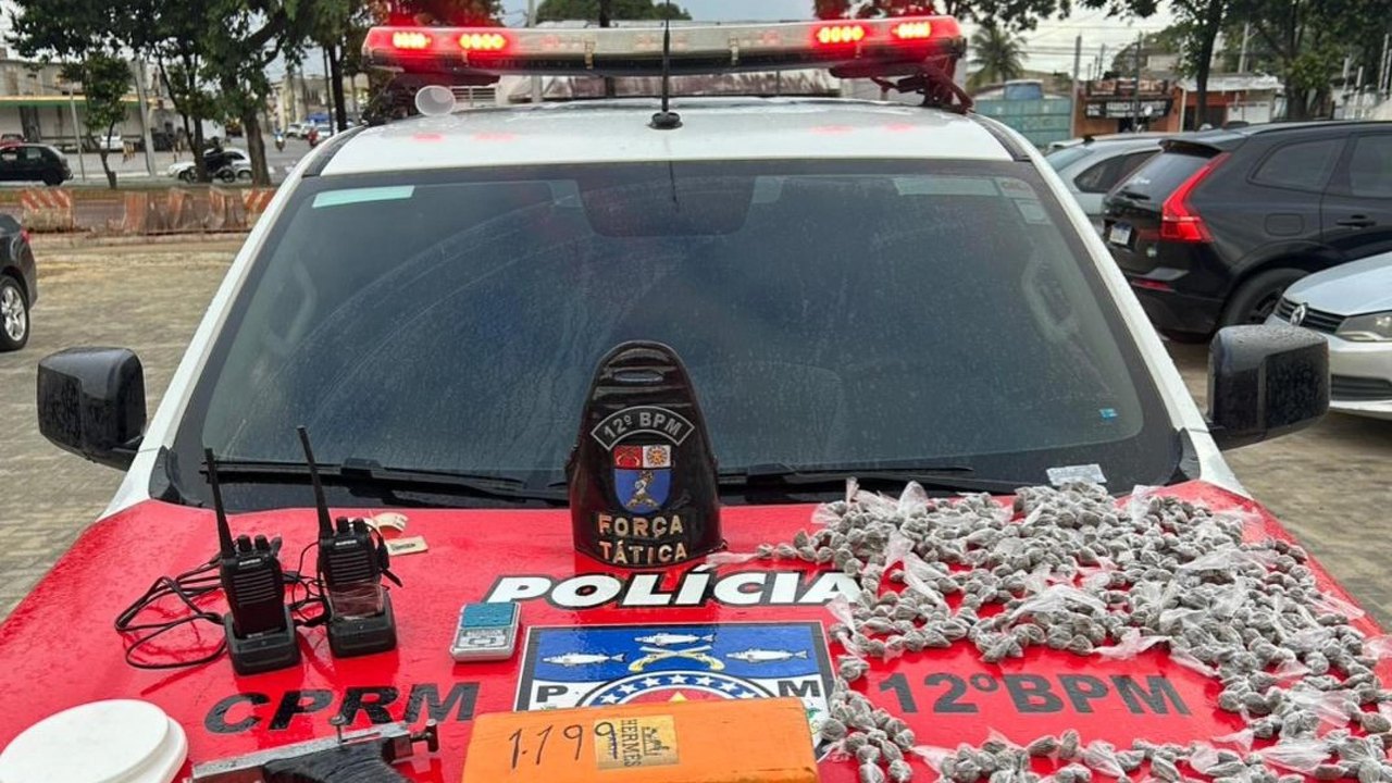 PM apreende armas e mais de 3 kg de drogas em operações na Grande Maceió