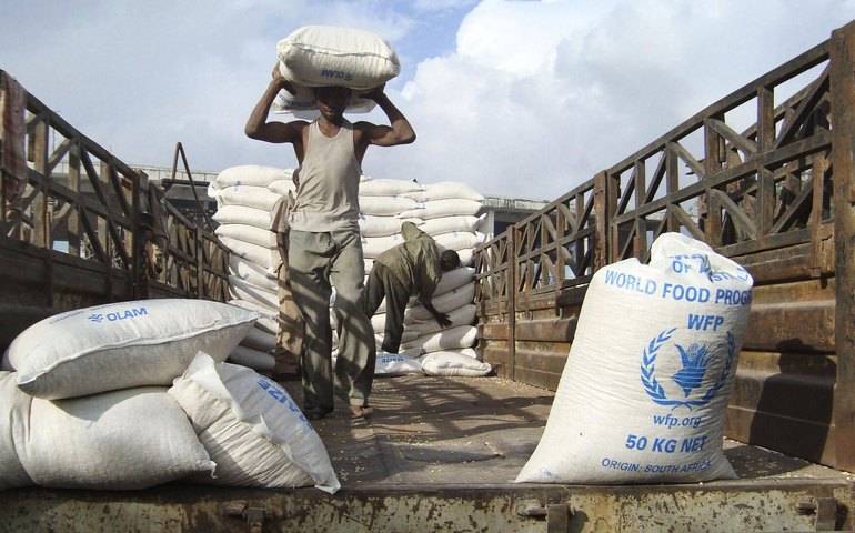 Guerra no Oriente Médio pode agravar fome na África devido à escassez de fertilizantes