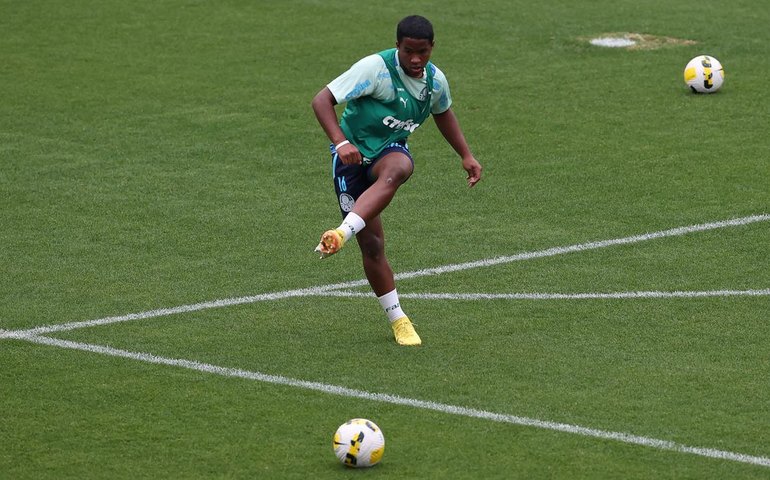 Endrick valoriza companheiros de base promovidos no Palmeiras: ‘Estamos juntos’