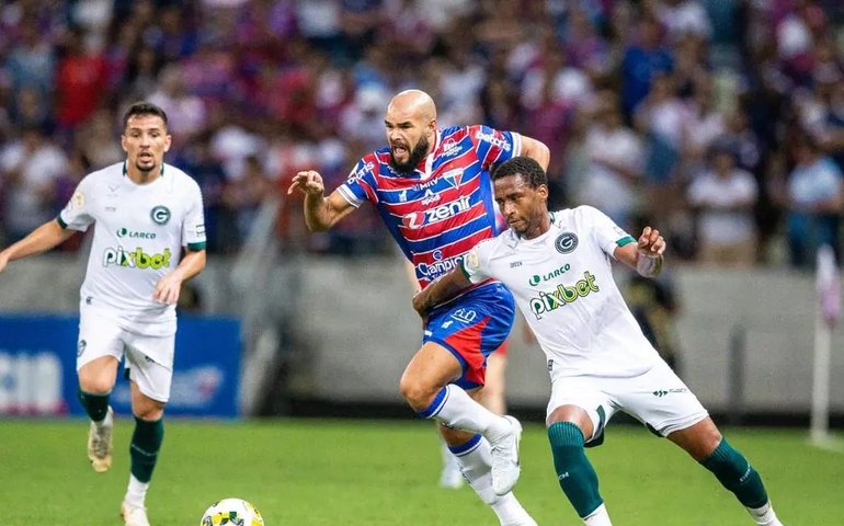 Lanterna Fortaleza leva gol no fim e só empata com o Goiás pelo Brasileirão