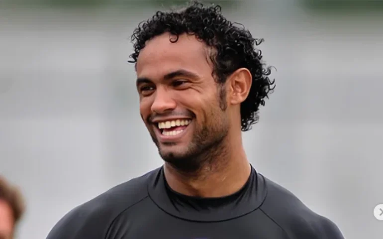 Ex-goleiro Bruno é transferido para presídio em Bangu após prisão na Região dos Lagos