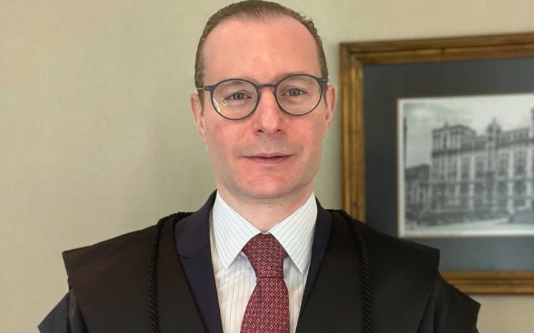 Senado aprova indicação do advogado Cristiano Zanin para o STF por 58 votos a 18