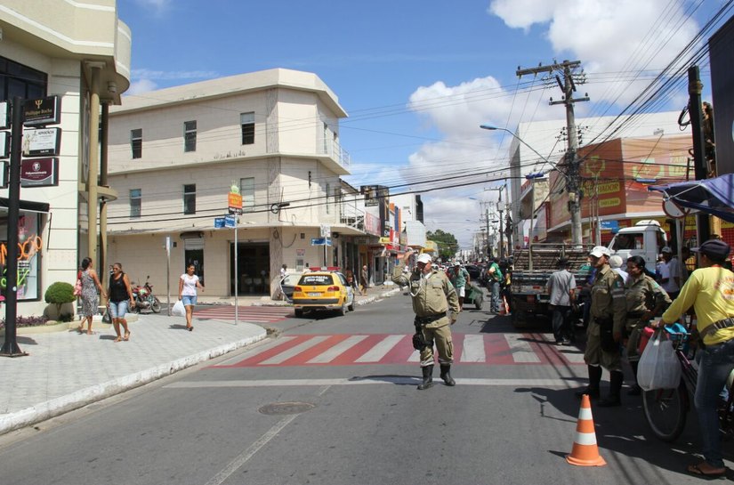 Prefeitura prioriza mobilidade e reinstala semáforo no Centro de Arapiraca