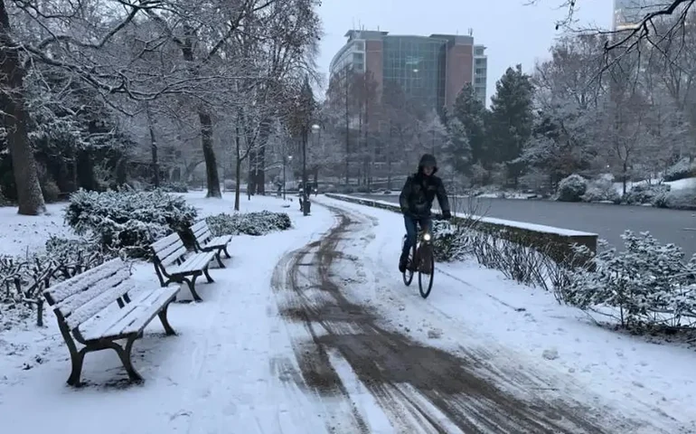 Voltou o inverno na Europa? Região do Piemonte, no norte da Itália, é afetada por forte chuva de granizo