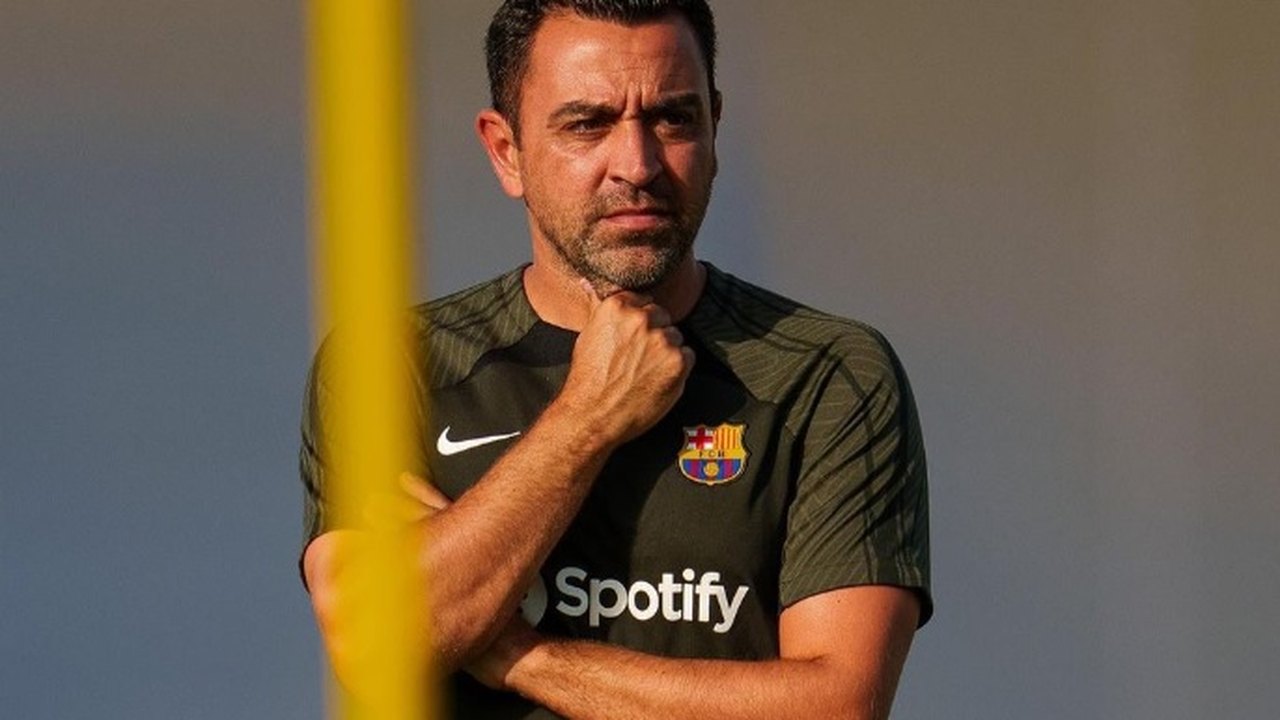 Xavi aguarda registro de Vitor Roque para montar Barcelona: 'Conto com ele'