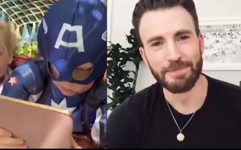 Chris Evans vai enviar escudo do Capitão América para garoto que salvou irmã